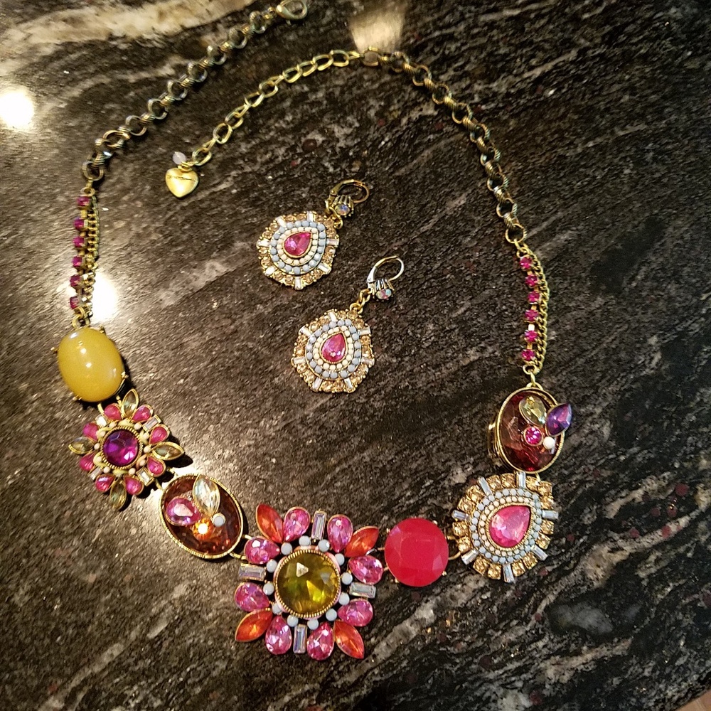 Stunning Betsey Johnson Necklace and Earrings Set